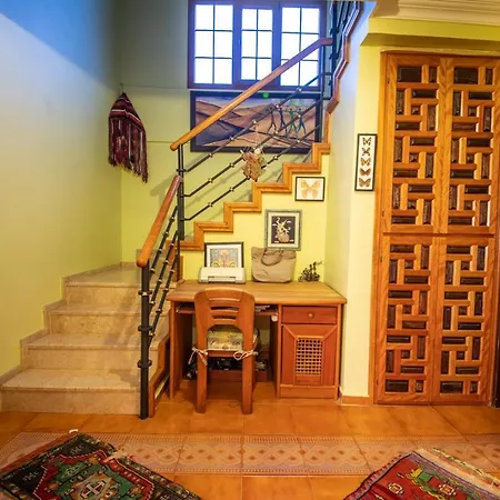 Villa Otantik Daily Weekly